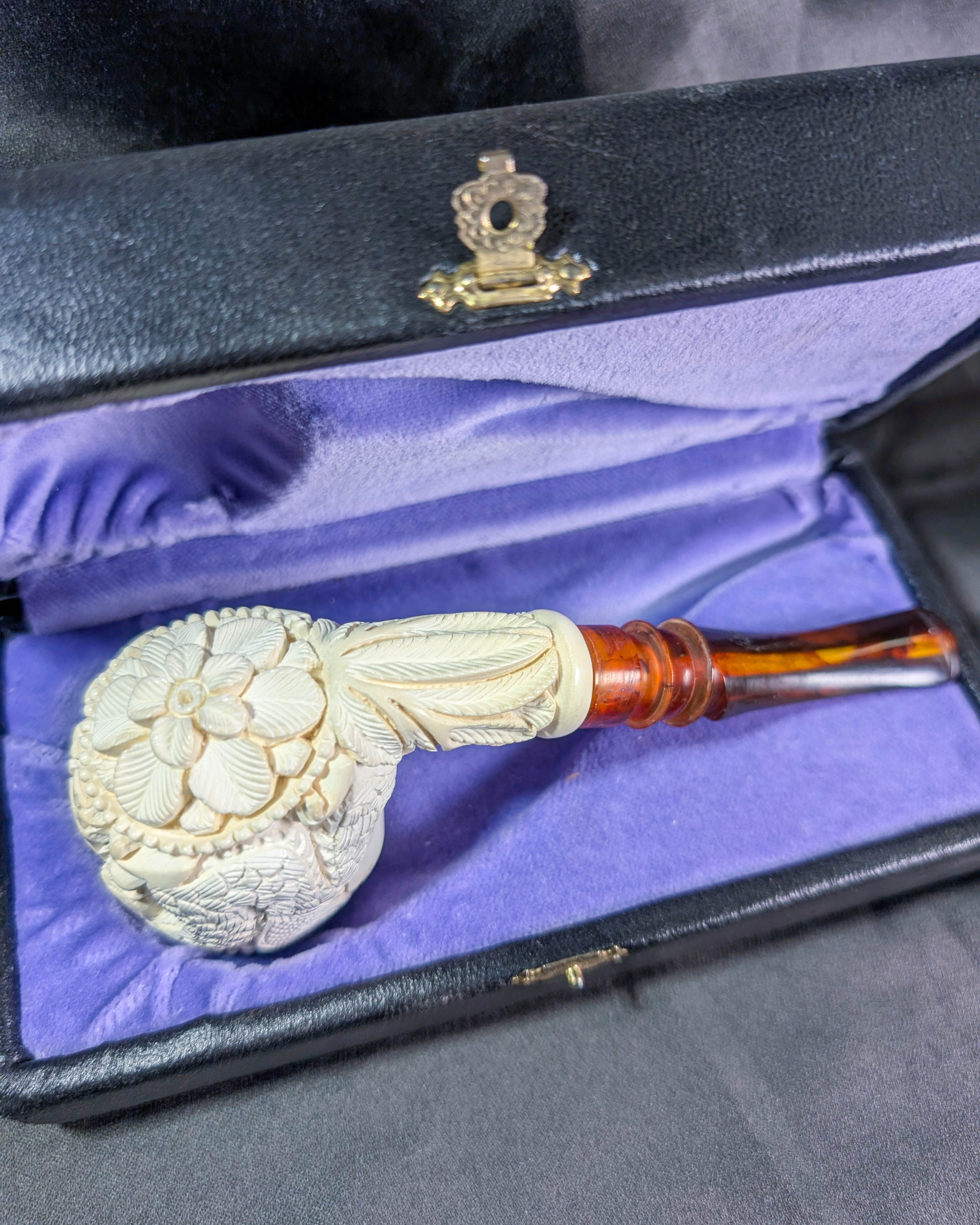 Meerschaumpfeife - florales Motiv mit Drachen